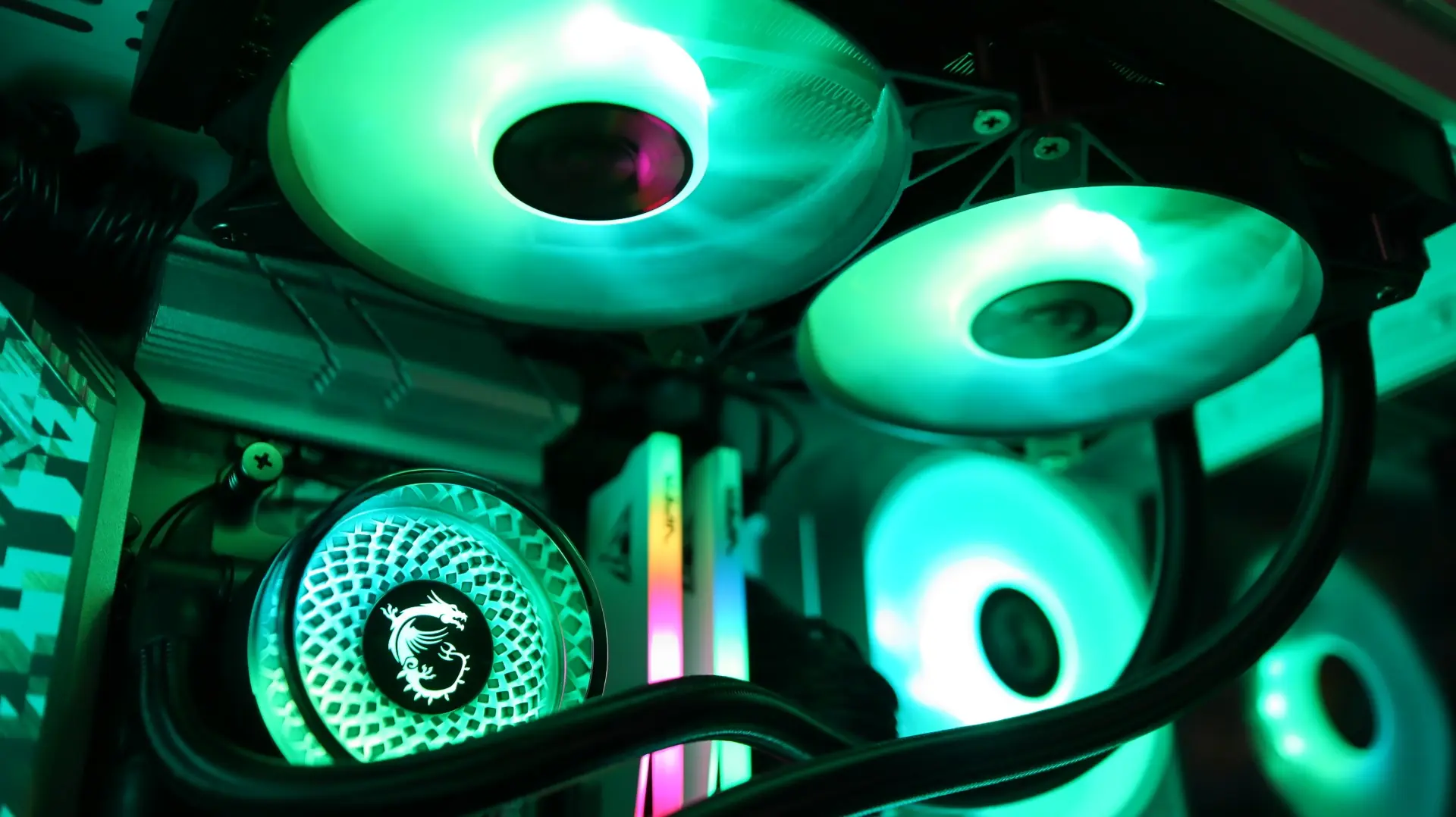 MSI MAG CORELIQUID A12 240 Sıvı CPU Soğutucu İncelemesi